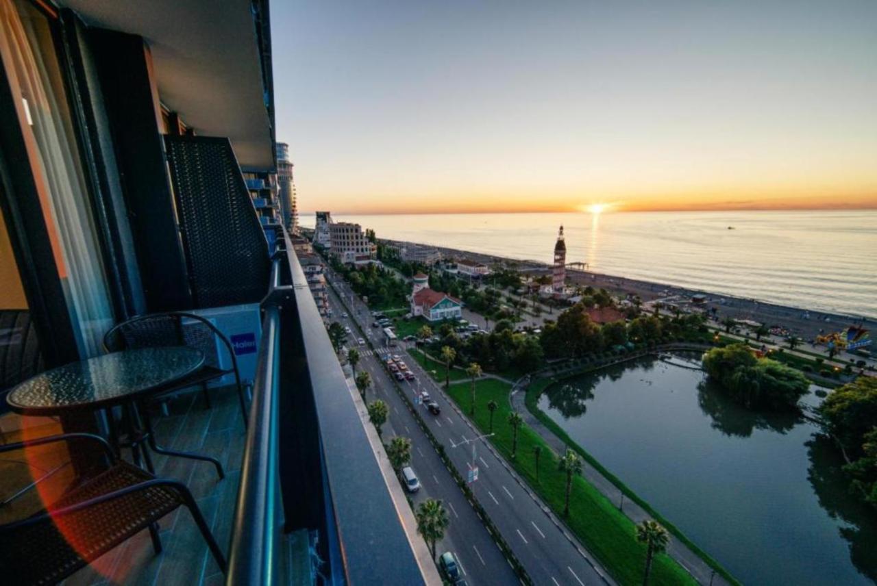 Luxury Sea View Apartments In Orbi City Batoumi Extérieur photo